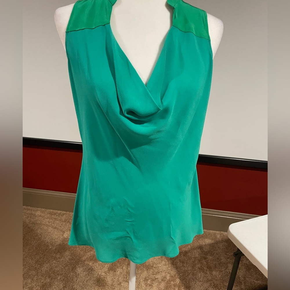 Cynthia Steffe silk emerald green tank top. Size 6